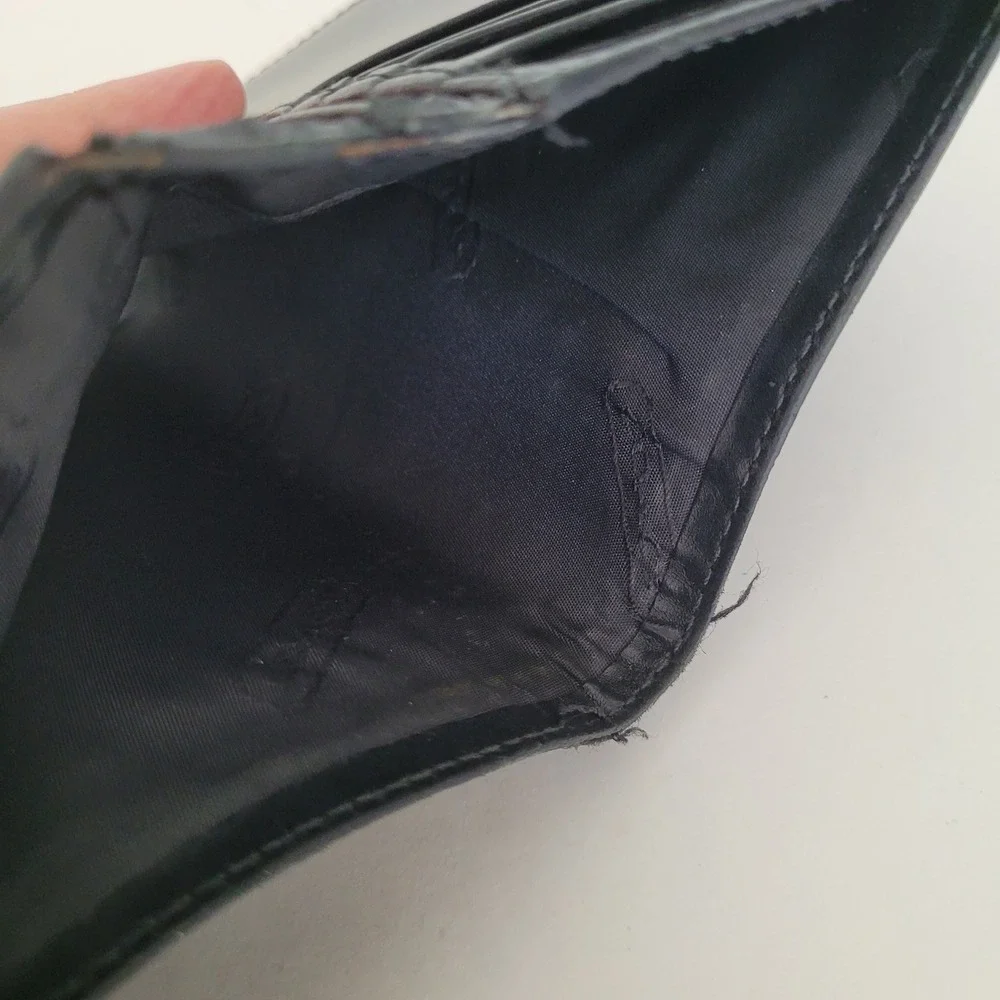 Coach New York Black Leather Trifold Wallet Compact Card Holder Zipper‎ Pocket